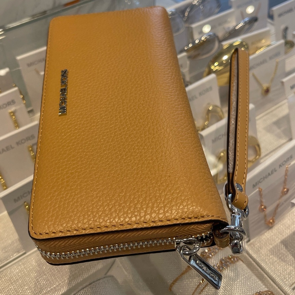 MICHAEL KORS Lg Pebbled Leather Continental Wallet Wristlet Phone Holder 
Peanut - Picture 16 of 16